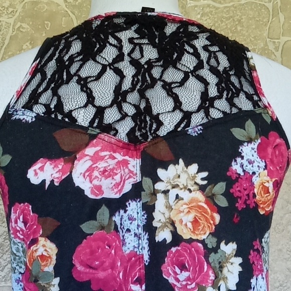 SEVENTEEN  TANK TOP - Picture 2 of 3